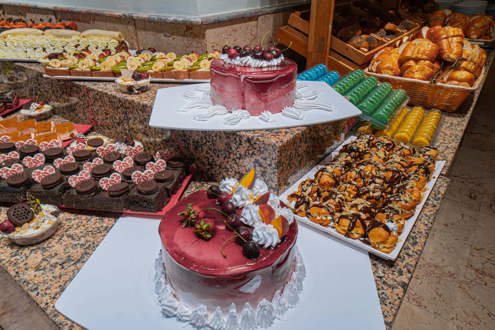 Sarıtaş Hotel main restaurant and rich open buffet — all-inclusive